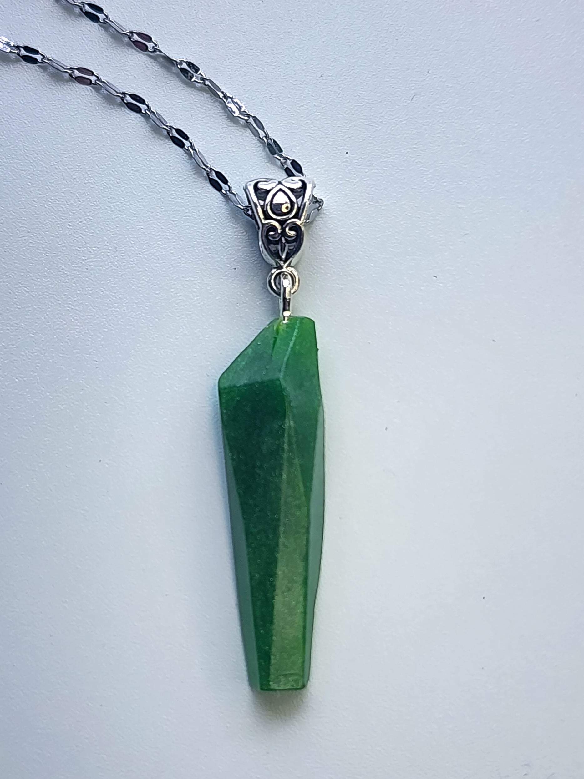 Emerald Veil - Necklace (2)