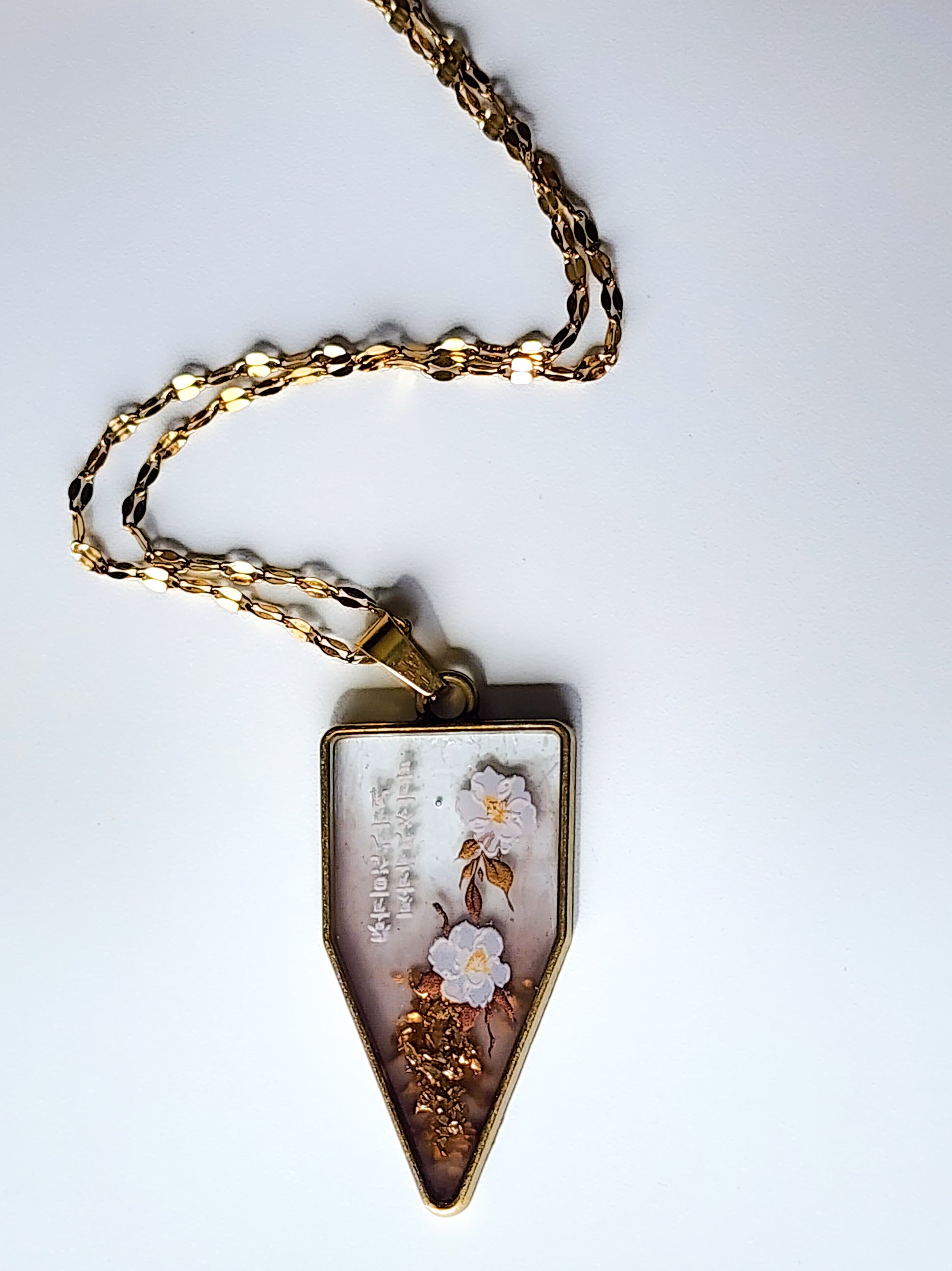 Porcelain Shield - Necklace | Porcelain Garden Collection
